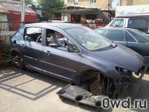 Битый автомобиль Peugeot 307