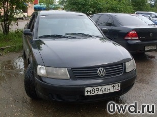 Битый автомобиль Volkswagen Passat