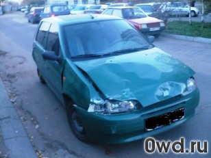 Битый автомобиль FIAT Punto